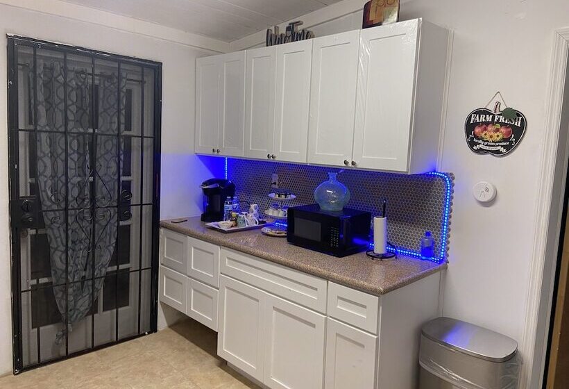 تختخواب و صبحانه Rosebud