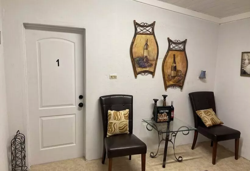 تختخواب و صبحانه Rosebud