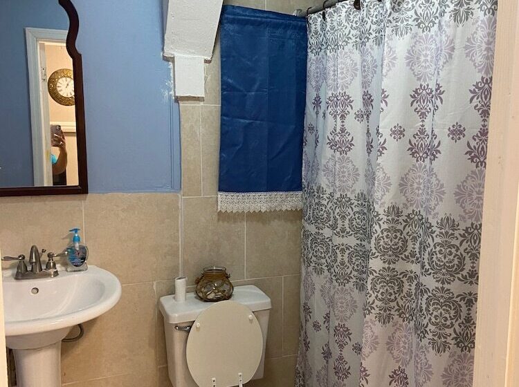 تختخواب و صبحانه Rosebud