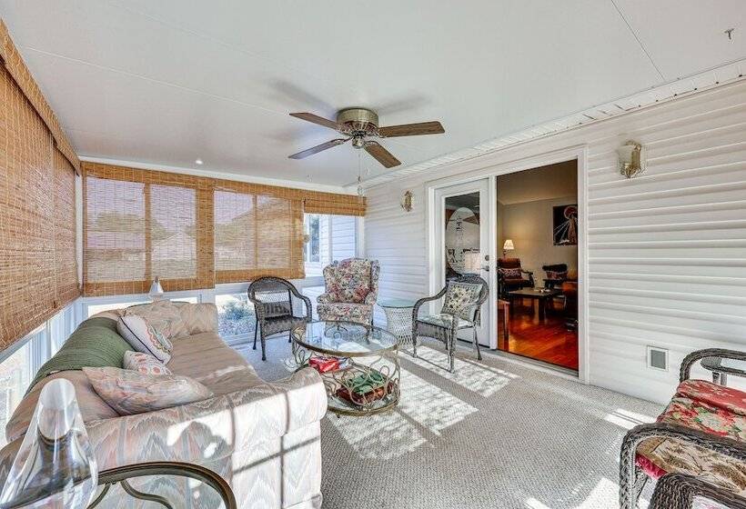 Cape Carteret Home ~ 3 Mi To Crystal Coast Beaches