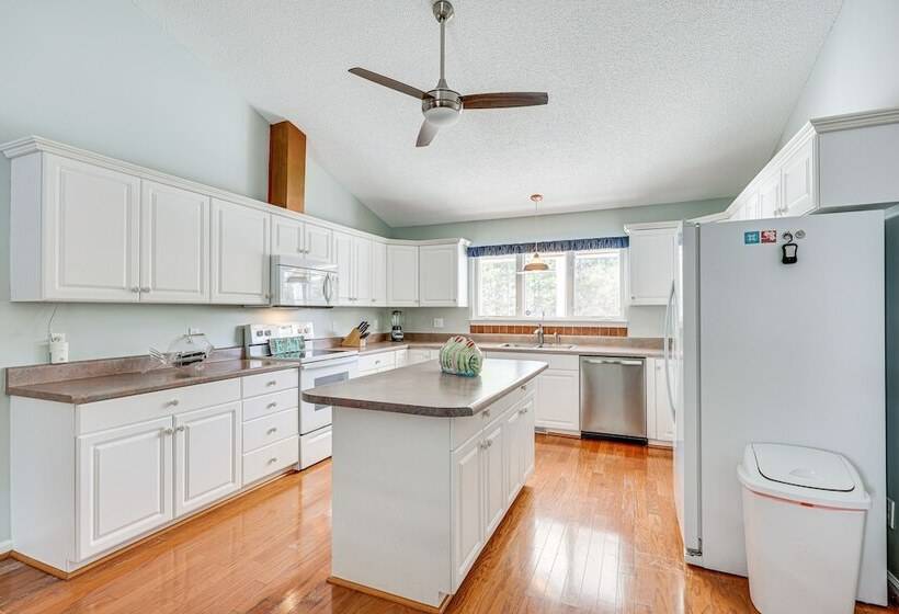 Cape Carteret Home ~ 3 Mi To Crystal Coast Beaches