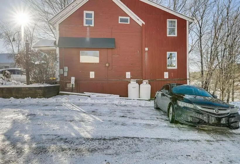 Charming Stowe Home Walk To Downtown & River!
