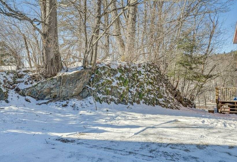 Charming Stowe Home Walk To Downtown & River!