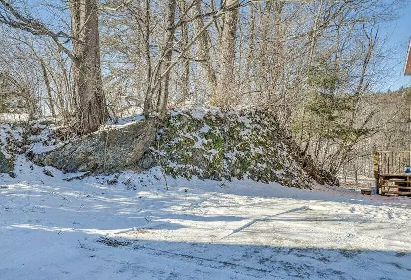 Charming Stowe Home Walk To Downtown & River!