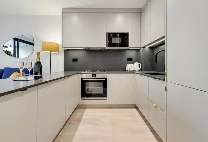 Deluxe Wembley Harrow Apartment