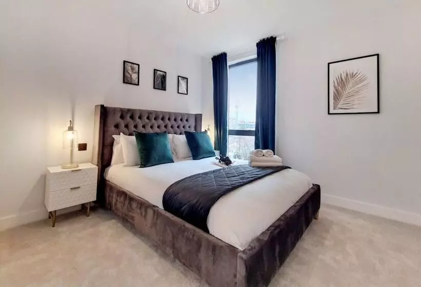 Deluxe Wembley Harrow Apartment
