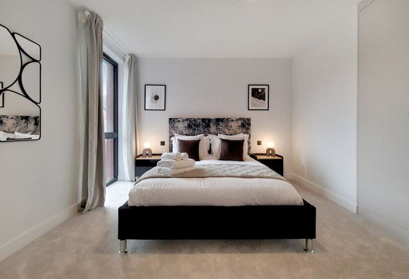 Deluxe Wembley Harrow Apartment