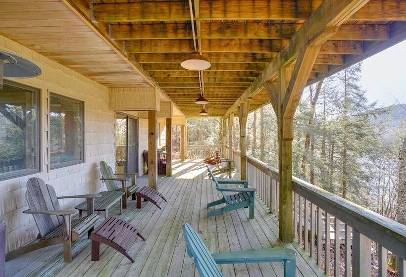 Great Barrington Lakeside Getaway W/ Kayak & Grill