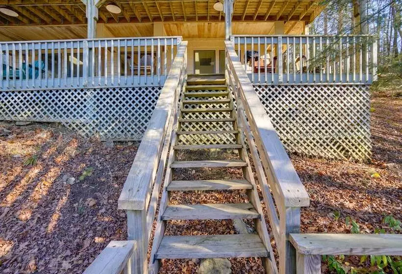 Great Barrington Lakeside Getaway W/ Kayak & Grill