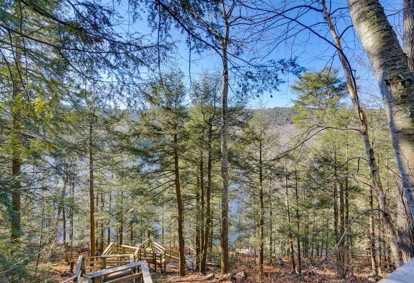 Great Barrington Lakeside Getaway W/ Kayak & Grill