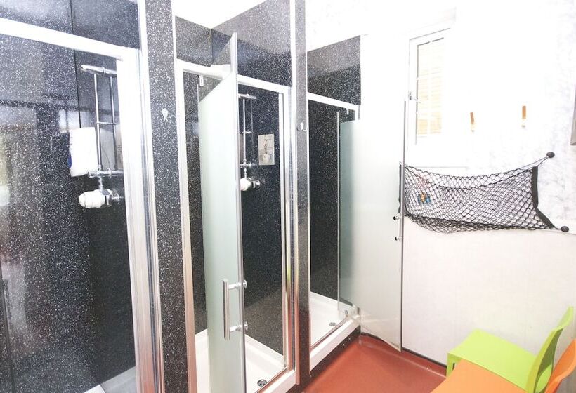 호텔 Blackwater Glamping Pods