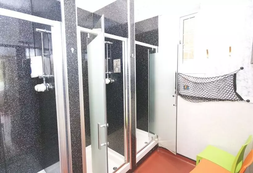 Hotelli Blackwater Glamping Pods