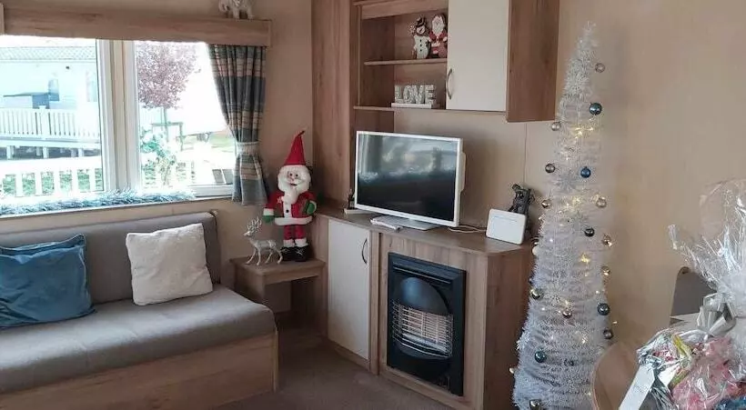 ホテル Caravansleeps8 Hottub Fireplace Garden Patio