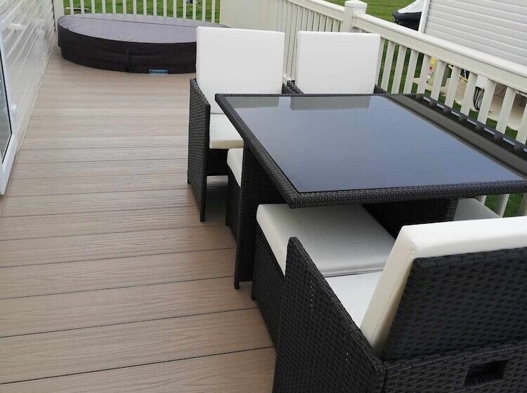 호텔 Caravansleeps8 Hottub Fireplace Garden Patio