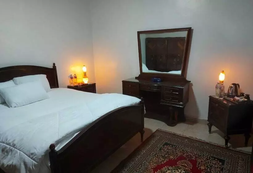 هتل Sphinx Safari