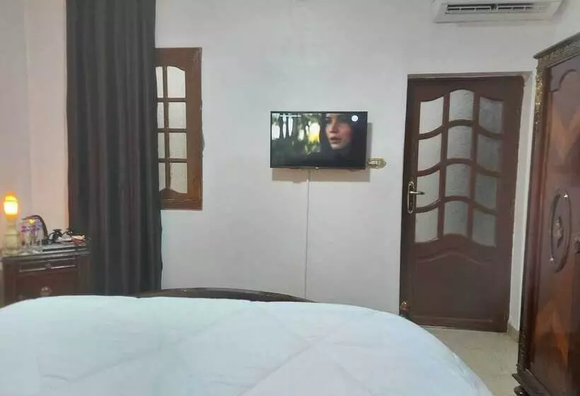 هتل Sphinx Safari