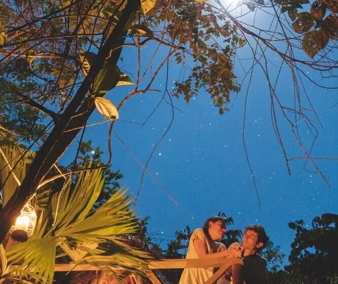 ホテル Tigrillo Rio Claroby Loscoloresecoparque