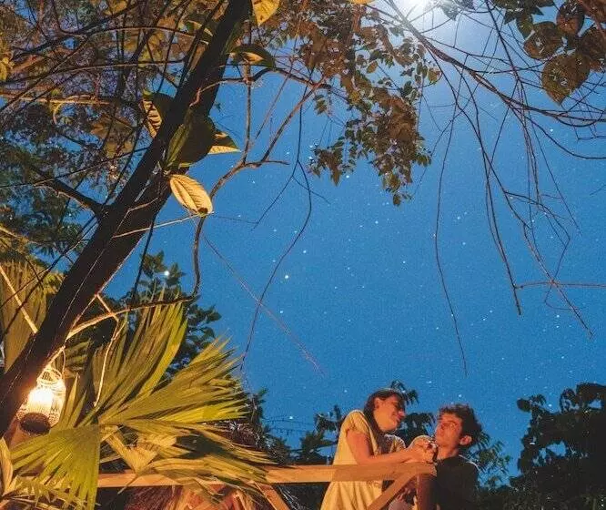 ホテル Tigrillo Rio Claroby Loscoloresecoparque