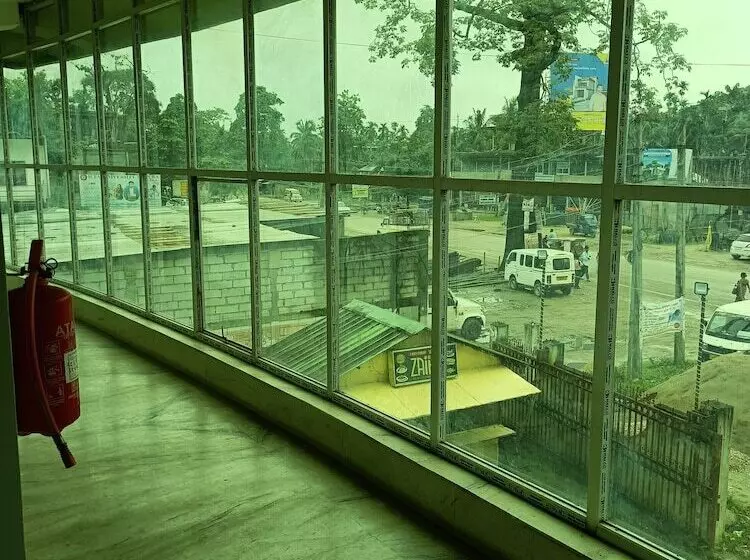 هتل Yuvraj Palace