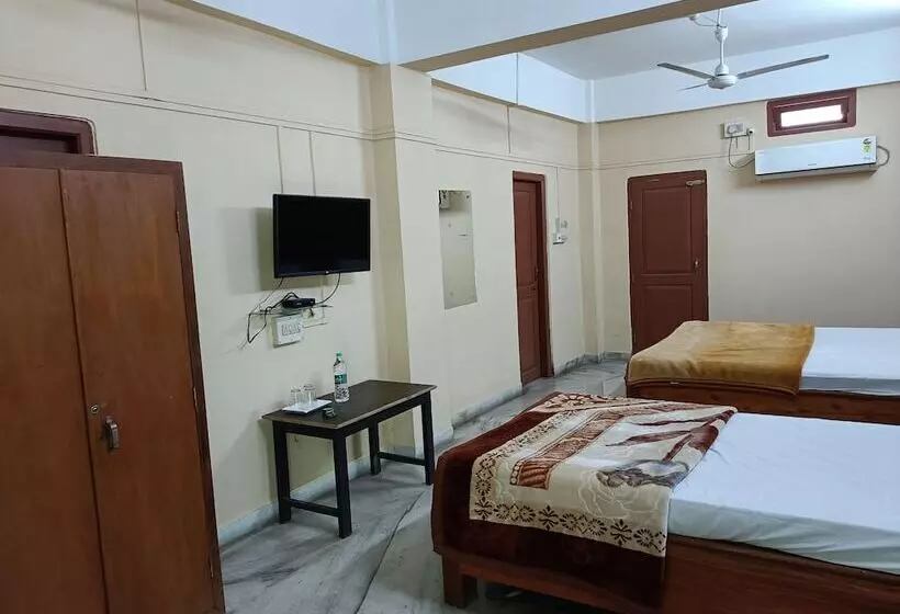 هتل Yuvraj Palace