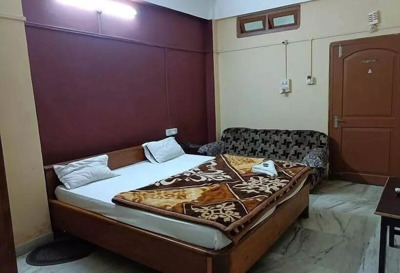 هتل Yuvraj Palace