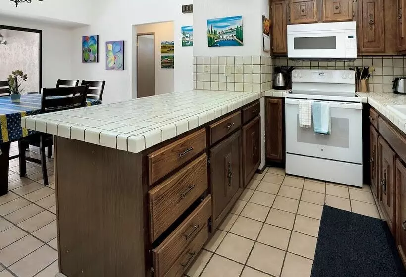 Secluded 3 Bdr Home Steps To Beach