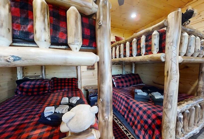 Lazy Bear Lodge