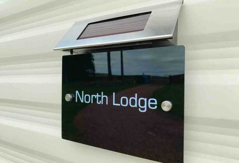 Lovely Semi Rural Caravan & Hot Tub   Sleeps Fam 6