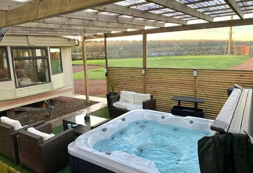 Lovely Semi Rural Caravan & Hot Tub   Sleeps Fam 6