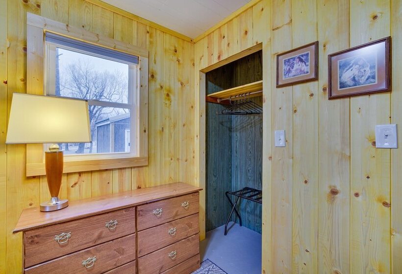 Pet Friendly Cabin Retreat: Wisconsin River Access