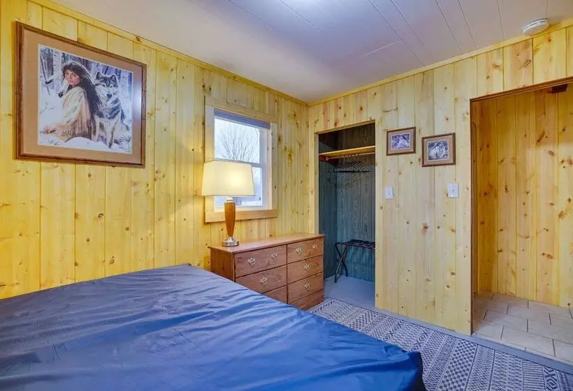 Pet Friendly Cabin Retreat: Wisconsin River Access
