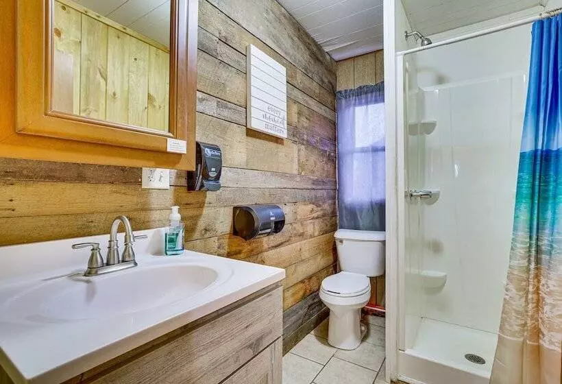 Pet Friendly Cabin Retreat: Wisconsin River Access