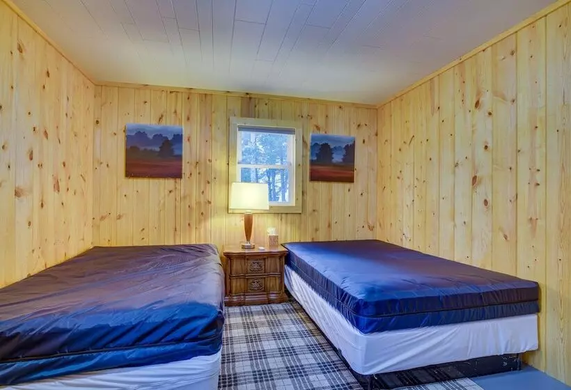 Pet Friendly Cabin Retreat: Wisconsin River Access