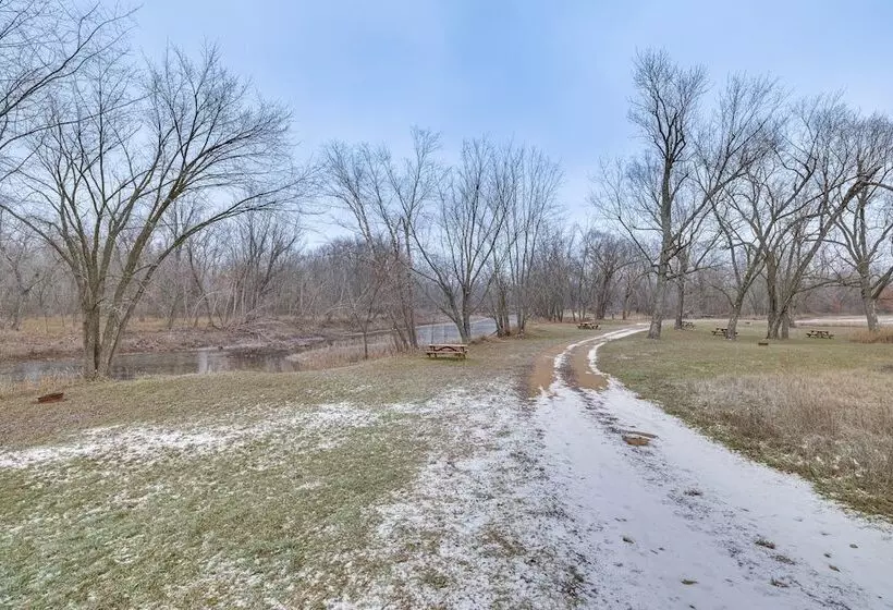 Pet Friendly Cabin Retreat: Wisconsin River Access