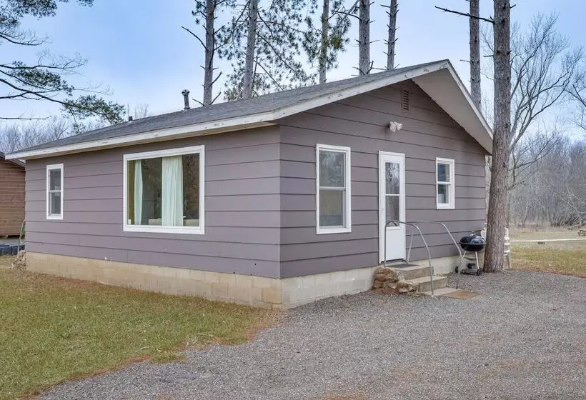 Pet Friendly Cabin Retreat: Wisconsin River Access