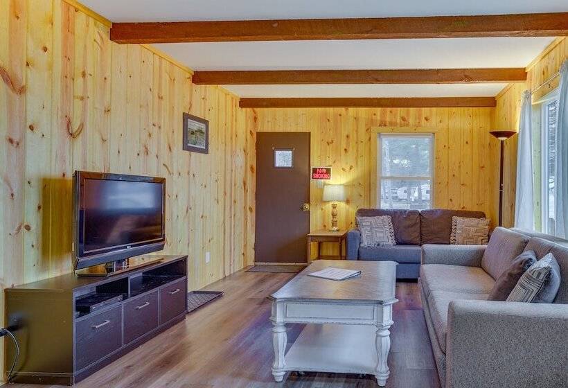Pet Friendly Cabin Retreat: Wisconsin River Access