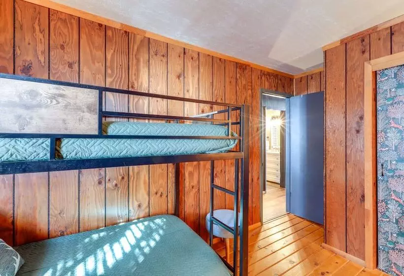 Munds Park Cabin W/ Deck & Fire Pit: Walk To Trail