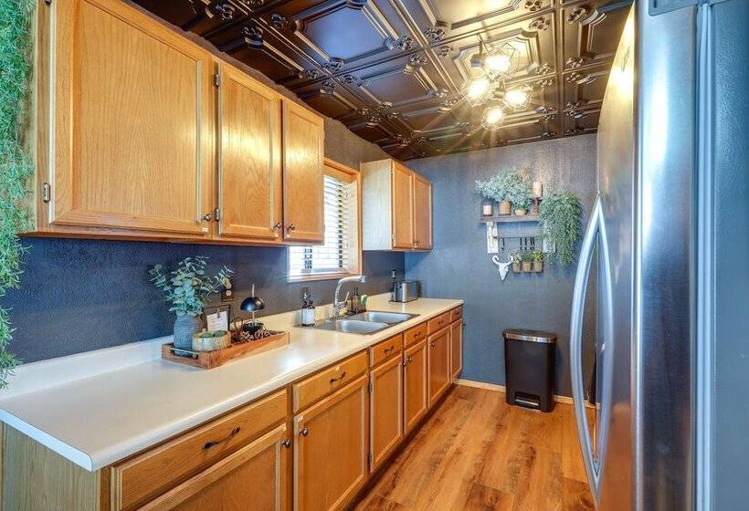 Munds Park Cabin W/ Deck & Fire Pit: Walk To Trail