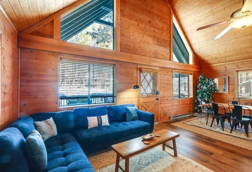 Munds Park Cabin W/ Deck & Fire Pit: Walk To Trail