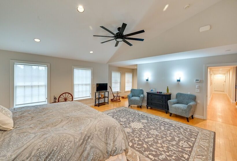 Monterey Home W/ Hot Tub, Pool & Game Room!