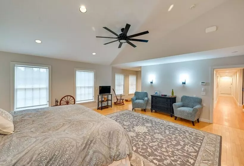 Monterey Home W/ Hot Tub, Pool & Game Room!