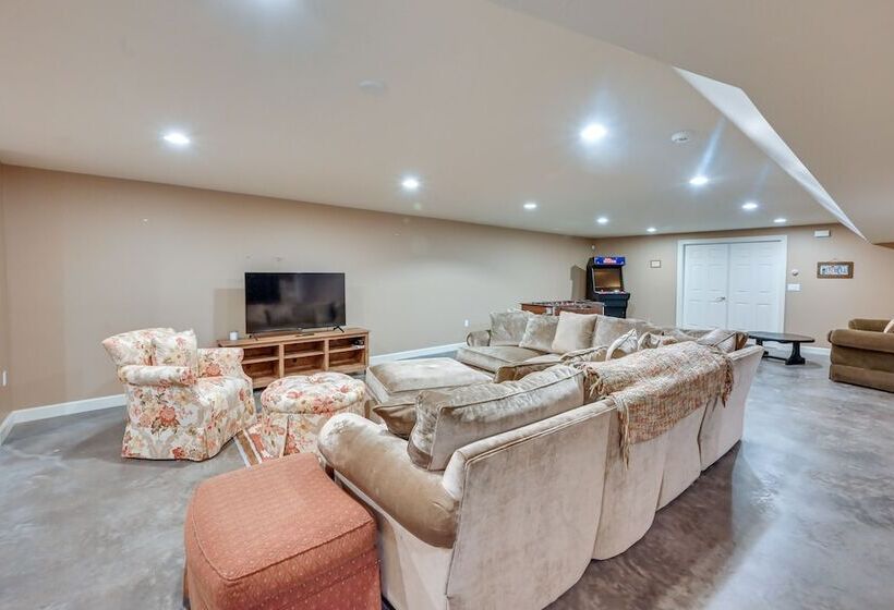 Monterey Home W/ Hot Tub, Pool & Game Room!