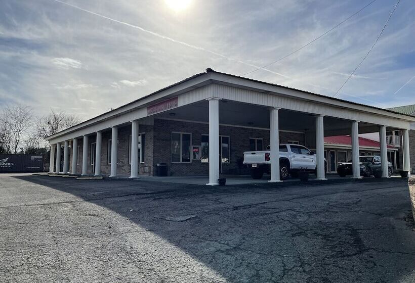 モーテル Covered Bridge Inn & Suites