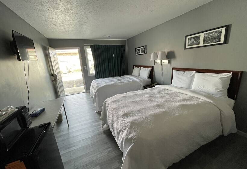 モーテル Covered Bridge Inn & Suites