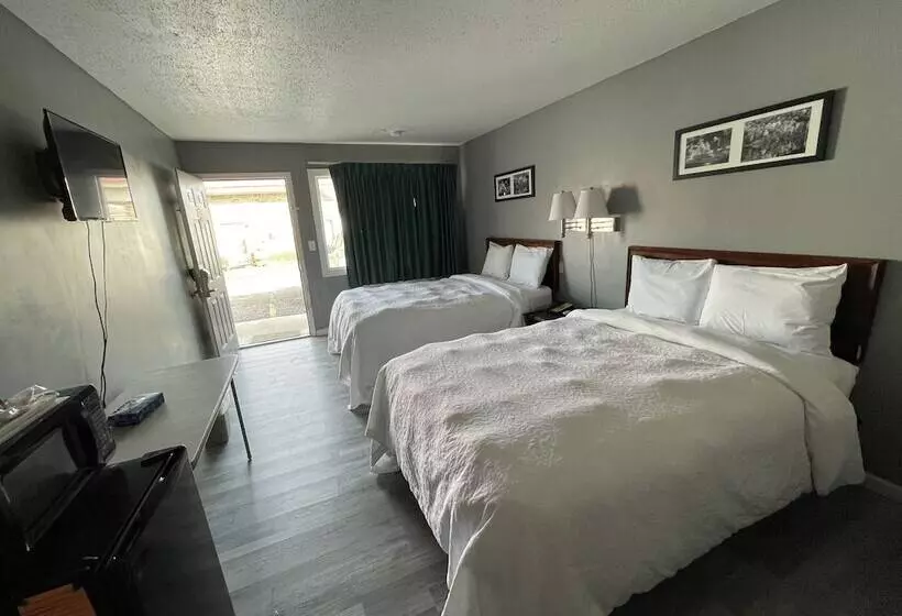 Motelli Covered Bridge Inn & Suites