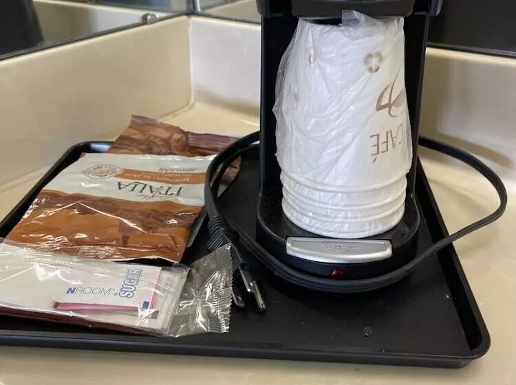 Motelli Covered Bridge Inn & Suites