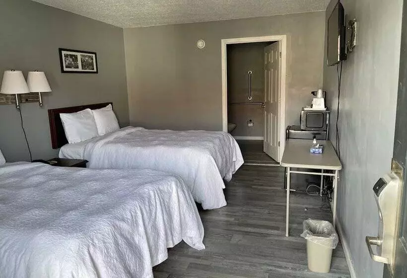 Motelli Covered Bridge Inn & Suites