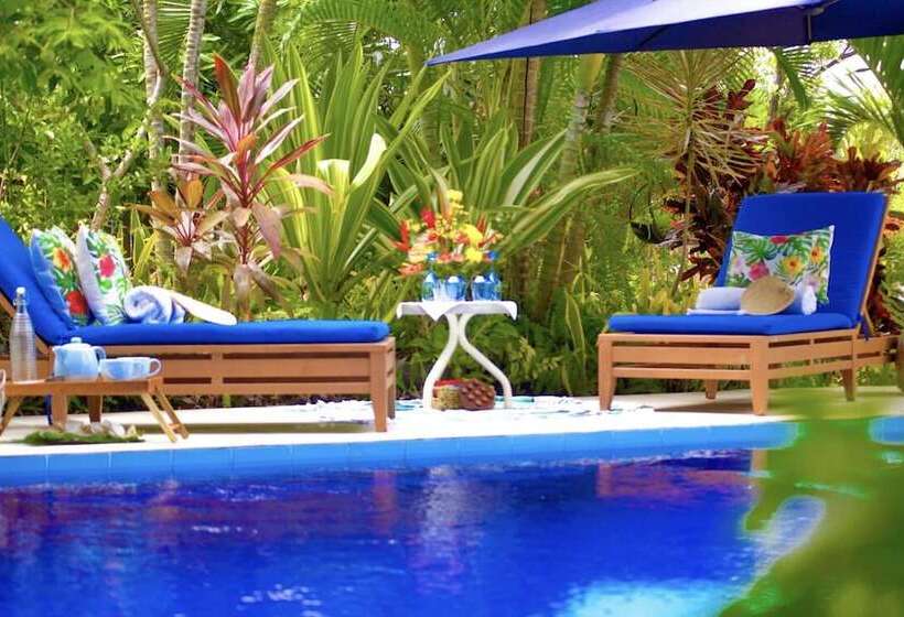 پانسیون Limetree Villa