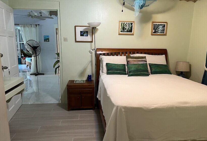 پانسیون Limetree Villa