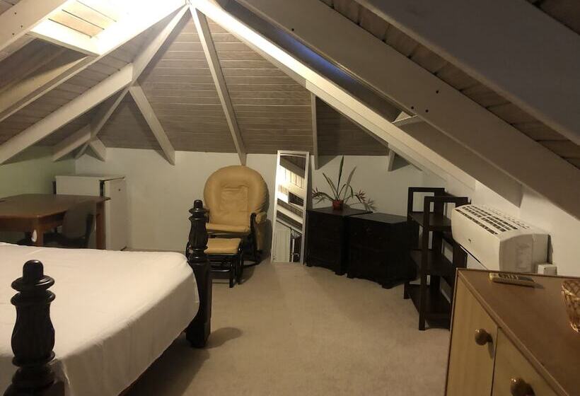 پانسیون Limetree Villa